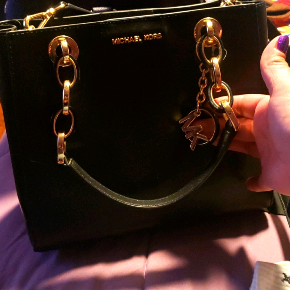 Michael kors purse never used.